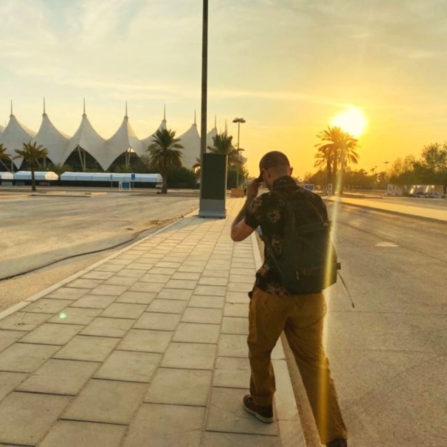 Following the sun.
Photo@taylorchaouch

#Saudi#Riyadh#Kingfahdstadium#traveler#backpack
